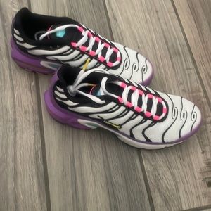 Brand new w/o box Nike sneakers